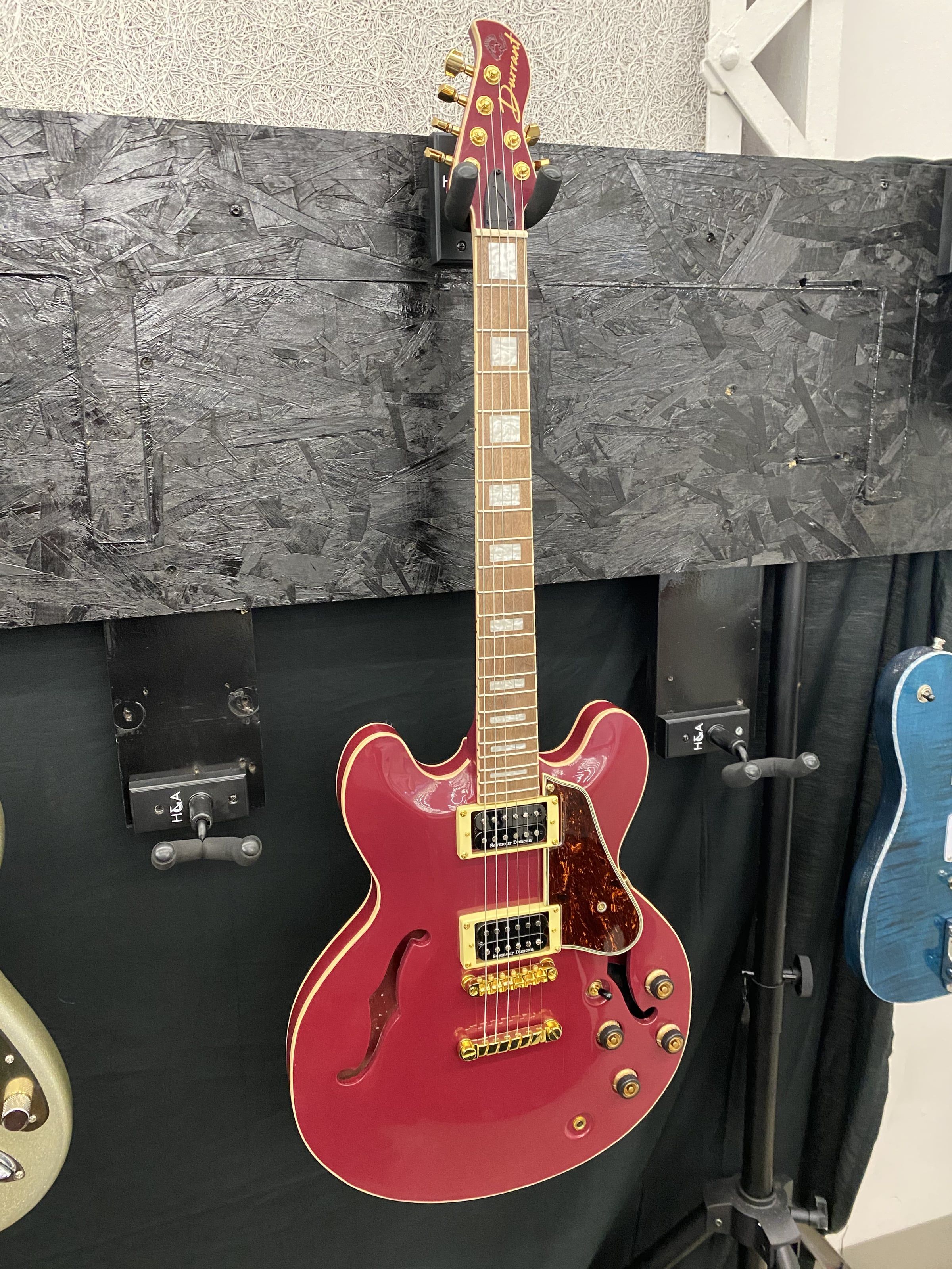Past build: Semihollow Red Full